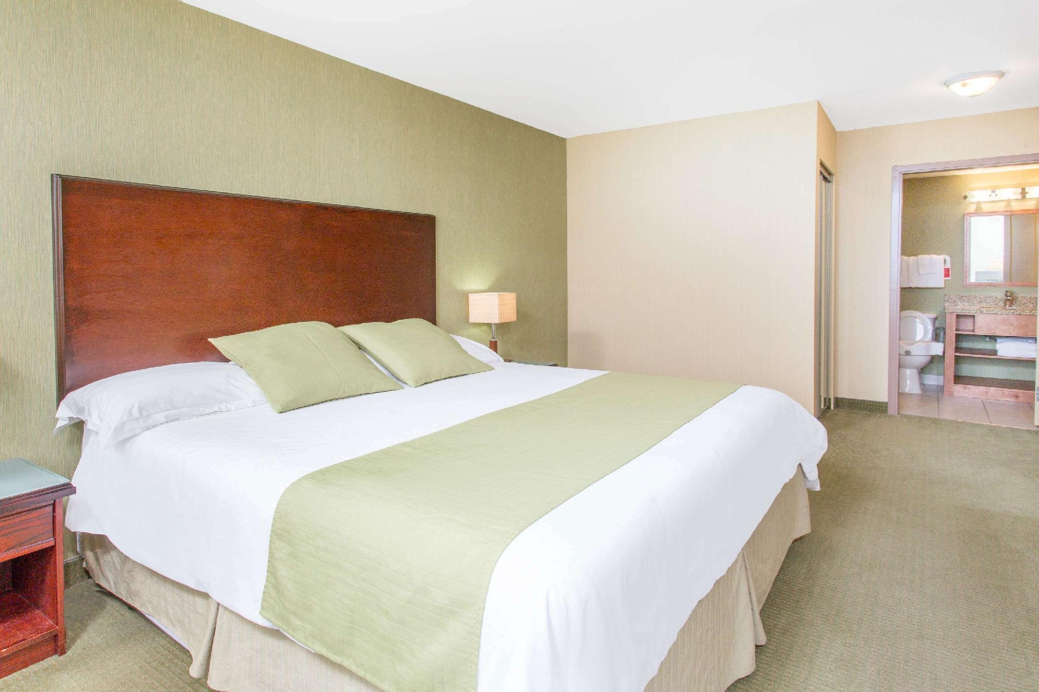 Ramada By Wyndham Williams Lake Exterior foto