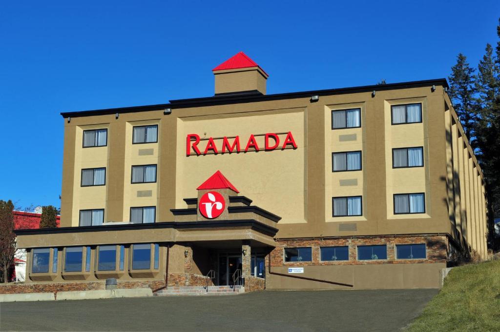 Ramada By Wyndham Williams Lake Exterior foto